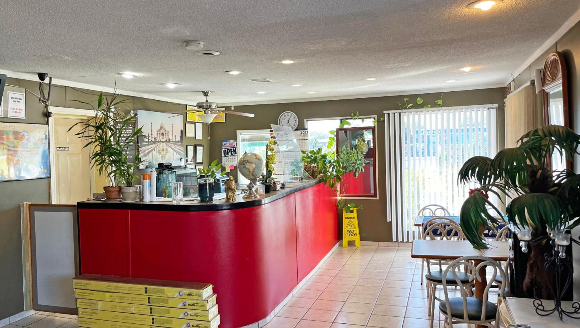 Express Inn Томсон Экстерьер фото