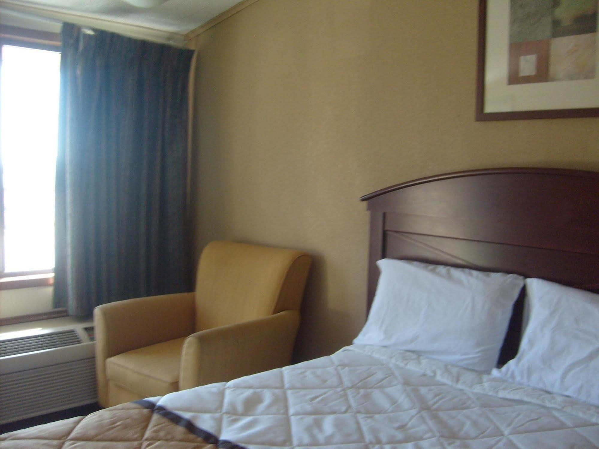 Express Inn Томсон Экстерьер фото