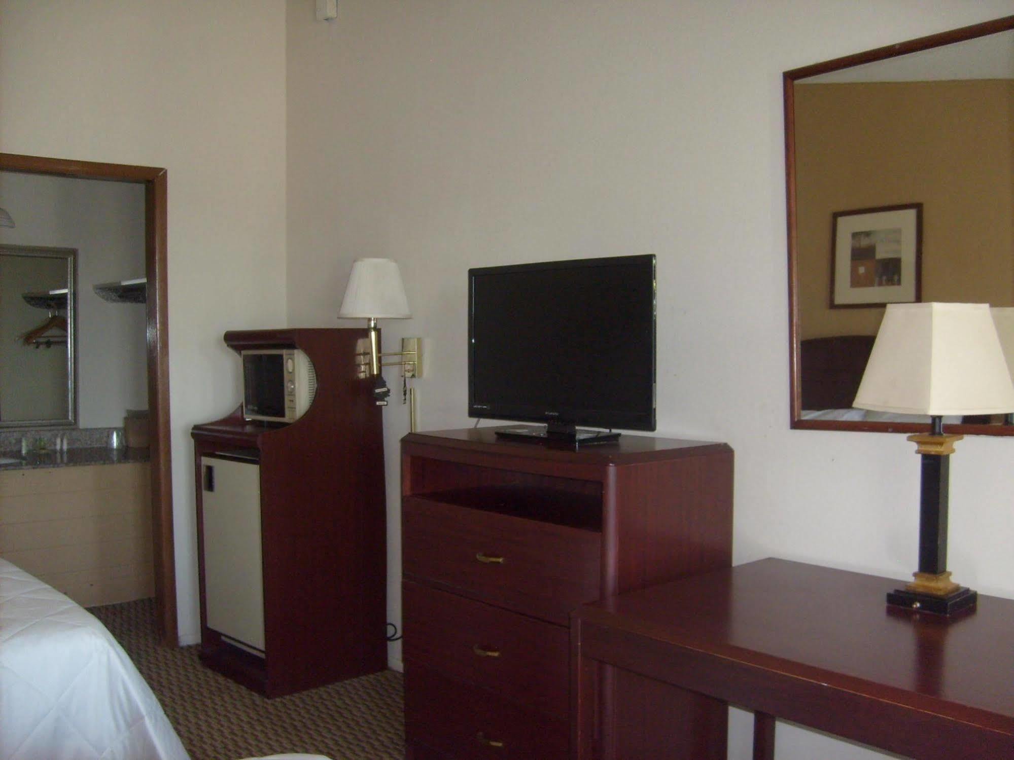 Express Inn Томсон Экстерьер фото