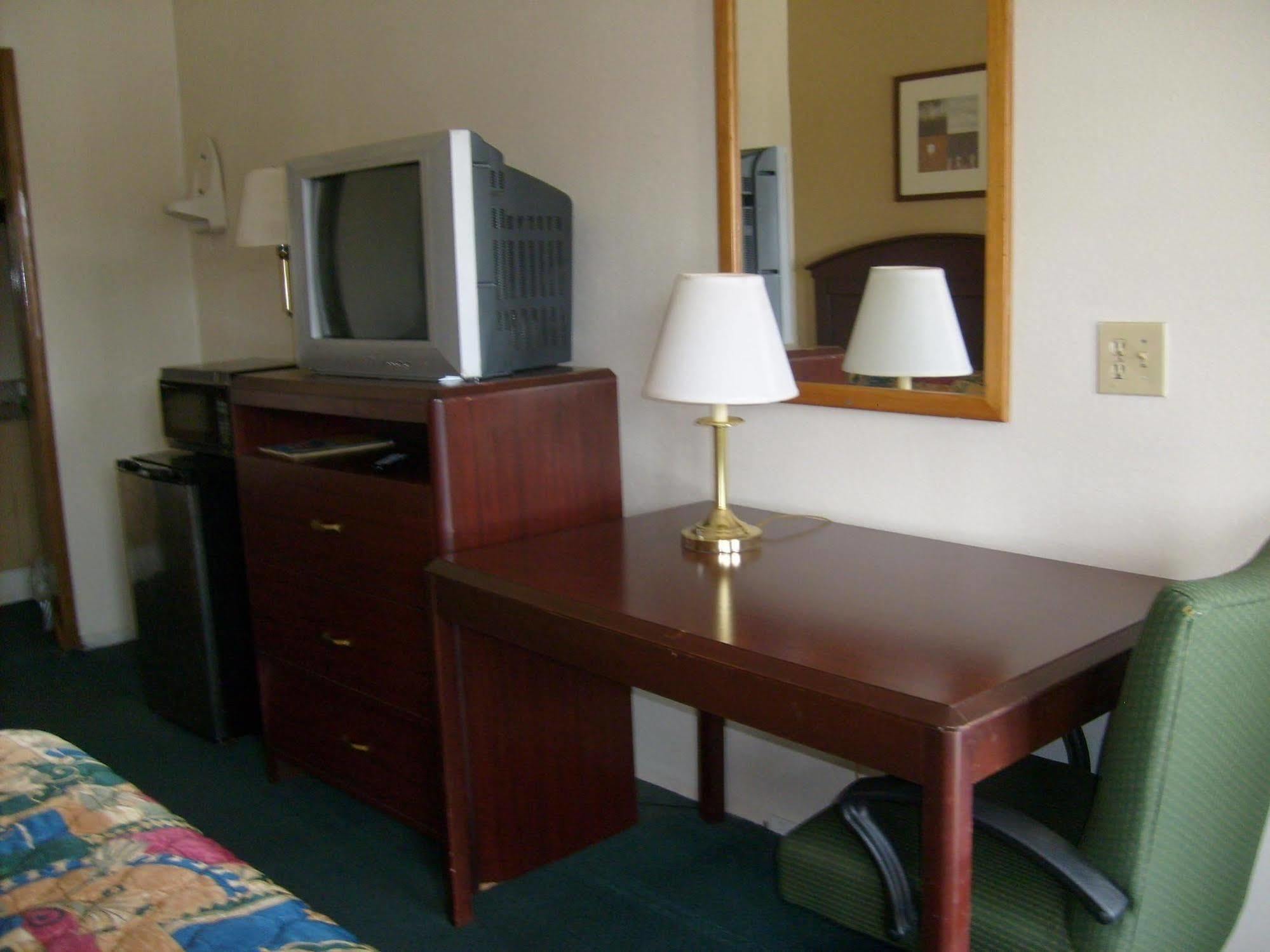 Express Inn Томсон Экстерьер фото